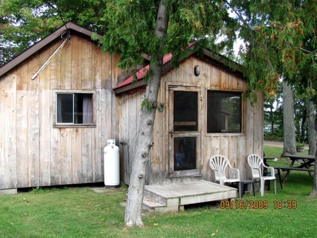 Marble Lake Lodge Cloyne ห้อง รูปภาพ