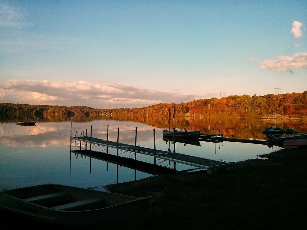 Marble Lake Lodge Cloyne ภายนอก รูปภาพ